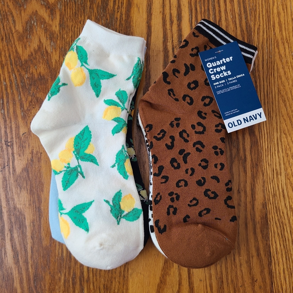 👀50% OFF👀🧦NWT‼️ Old Navy brand 6 pairs of Women's Quarter Crew Socks